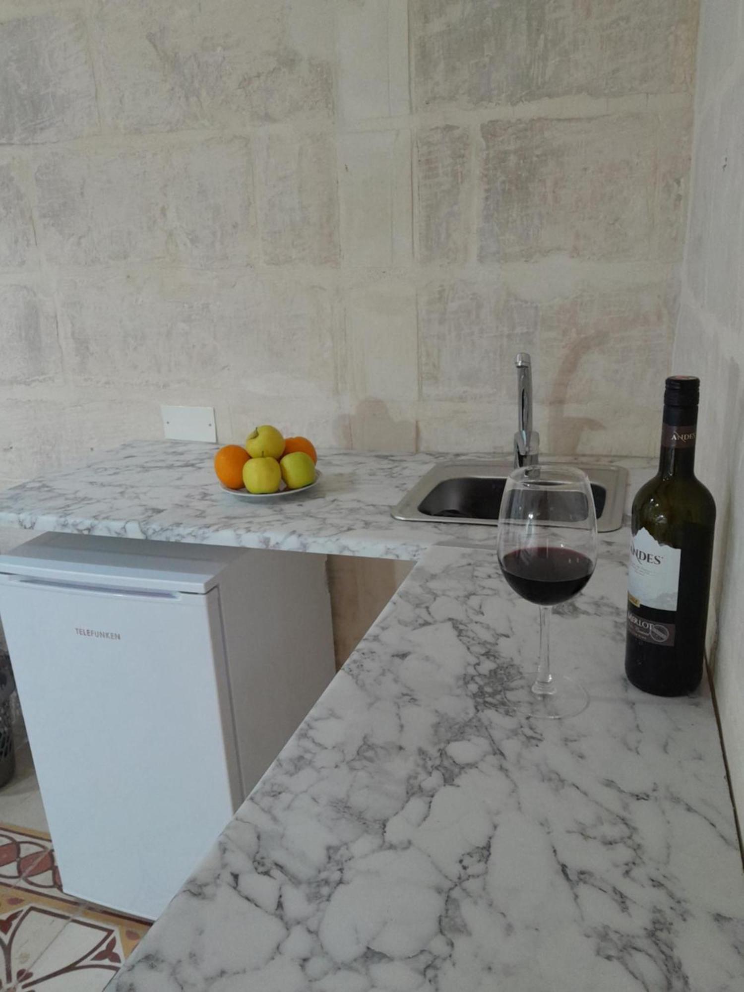 Limestone Suites Sliema Exterior foto